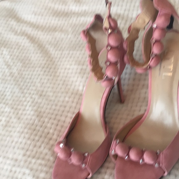 Pink heels - Picture 2 of 2